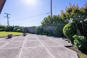 326 W Banbury Dr, Stockton, CA 95207 - Photo 7
