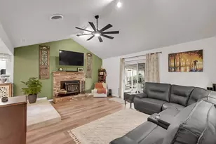 1213 E A St, Oakdale, CA 95361 - Photo 9