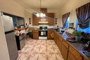 425 N D St, Madera, CA 93638 - Photo 7