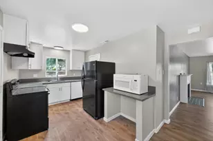 5015 Fruitridge Rd, Sacramento, CA 95820 - Photo 17