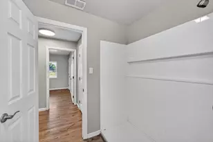 5015 Fruitridge Rd, Sacramento, CA 95820 - Photo 15