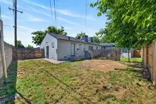 5015 Fruitridge Rd, Sacramento, CA 95820 - Photo 21