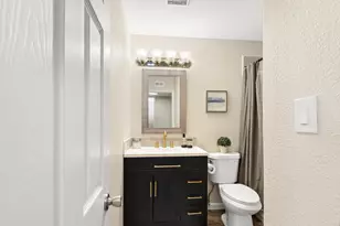 2117 Venus Dr, Sacramento, CA 95864 - Photo 29