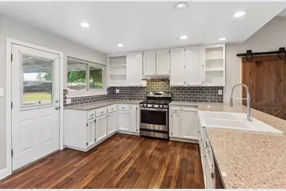 1404 Butterfly Lane, Olivehurst, CA 95961 - Photo 15