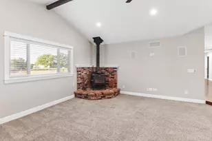1404 Butterfly Ln, Olivehurst, CA 95961 - Photo 11