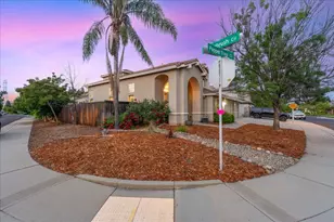 201 Pepper Tree Ct, Roseville, CA 95747 - Photo 3