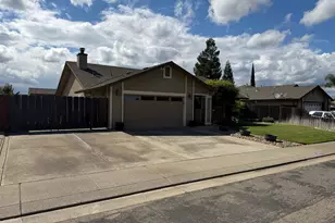 1375 Briarwood Ave, Escalon, CA 95320 - Photo 3