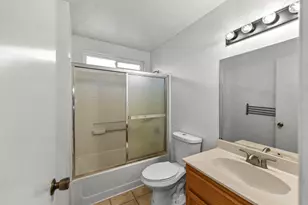 6651 Laguna Park Dr, Elk Grove, CA 95758 - Photo 29