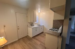 907 Empire Ave, Modesto, CA 95354 - Photo 5