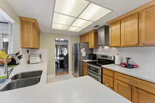 2049 Las Coches Way, Sacramento, CA 95833 - Photo 11