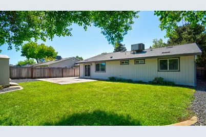 9181 Lujan Drive, Elk Grove, CA 95624 - Photo 21