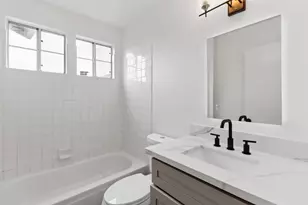 2 Cismont Ct, Sacramento, CA 95823 - Photo 27