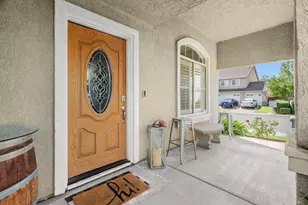 10107 River Park Cir, Stockton, CA 95209 - Photo 7