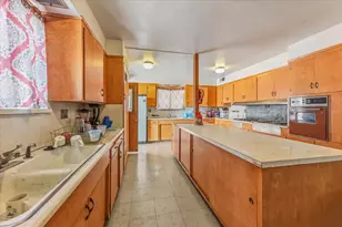 345 E Elm St, Lodi, CA 95240 - Photo 37