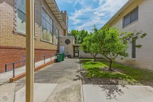 345 E Elm St, Lodi, CA 95240 - Photo 29