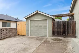 1006 Magnolia St, Oakdale, CA 95361 - Photo 5