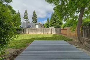 8584 Sunnybrae Dr, Sacramento, CA 95823 - Photo 43