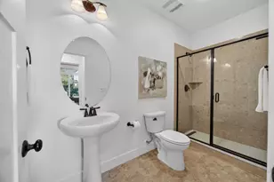 3177 Crocker Dr, Sacramento, CA 95818 - Photo 5