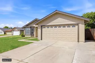 7632 Harmony Oaks Way, Sacramento, CA 95828 - Photo 3