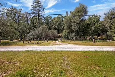 7420 Derby Ln, Somerset, CA 95684 - Photo 47