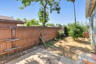 2585 Beaumont St, Sacramento, CA 95815 - Photo 31