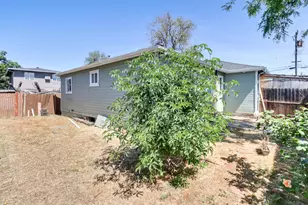 2585 Beaumont St, Sacramento, CA 95815 - Photo 29