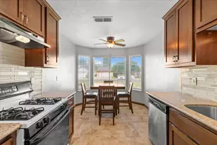 1216 Rolls Royce Ln, Modesto, CA 95351 - Photo 15