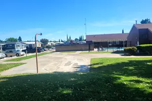 White River Ln, Sacramento, CA 95842 - Photo 21