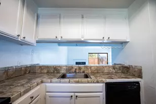 4885 N Backer Ave, Fresno, CA 93726 - Photo 11