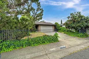 7828 Rockhurst Way, Sacramento, CA 95828 - Photo 3