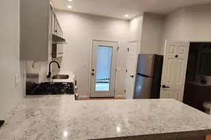 215 25th St, Sacramento, CA 95816 - Photo 9