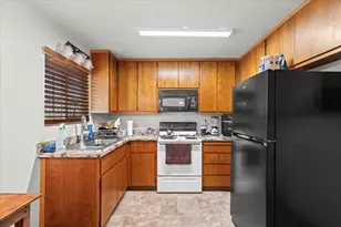 180 E J St, Oakdale, CA 95361 - Photo 7
