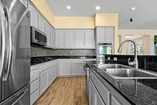 8111 Stallion Way, Sacramento, CA 95830 - Photo 17