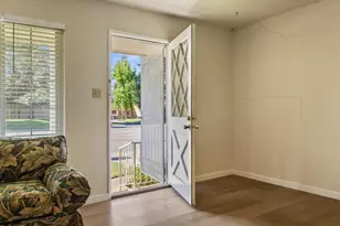 121 W Benjamin Holt Dr, Stockton, CA 95207 - Photo 5
