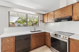 8813 Williamson Dr, Elk Grove, CA 95624 - Photo 11