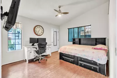 7560 Deltawind Drive, Sacramento, CA 95831 - Photo 11