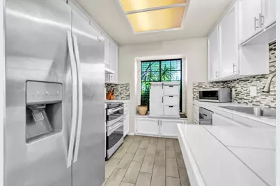 7560 Deltawind Drive, Sacramento, CA 95831 - Photo 9