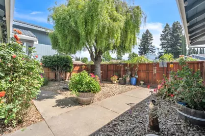 7560 Deltawind Drive, Sacramento, CA 95831 - Photo 3