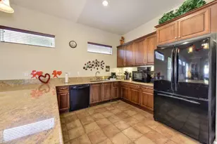 9710 Dartwell Way, Sacramento, CA 95829 - Photo 35