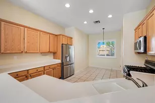 2713 Robinson Creek Ln, Elk Grove, CA 95758 - Photo 17