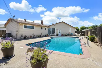 8855 Kelsey Drive, Elk Grove, CA 95624 - Photo 33