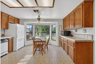 1703 Moraga Way, Roseville, CA 95661 - Photo 17