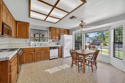 1703 Moraga Way, Roseville, CA 95661 - Photo 11
