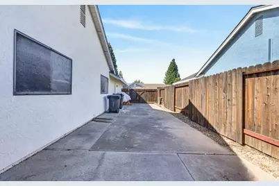 1703 Moraga Way, Roseville, CA 95661 - Photo 41