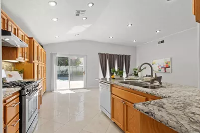 6616 Eskridge Way, Elk Grove, CA 95758 - Photo 17