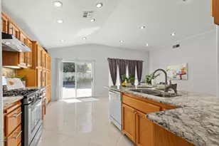 6616 Eskridge Way, Elk Grove, CA 95758 - Photo 17