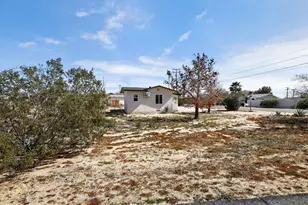 73562 NE Desert Trail Dr, Twentynine Palms, CA 92277 - Photo 3