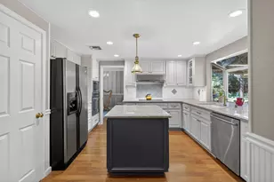 11540 Bear Valley Ct, Gold River, CA 95670 - Photo 19