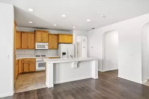 2129 Golden Gate Dr, Plumas Lake, CA 95961 - Photo 9