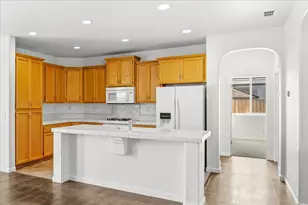 2129 Golden Gate Dr, Plumas Lake, CA 95961 - Photo 7